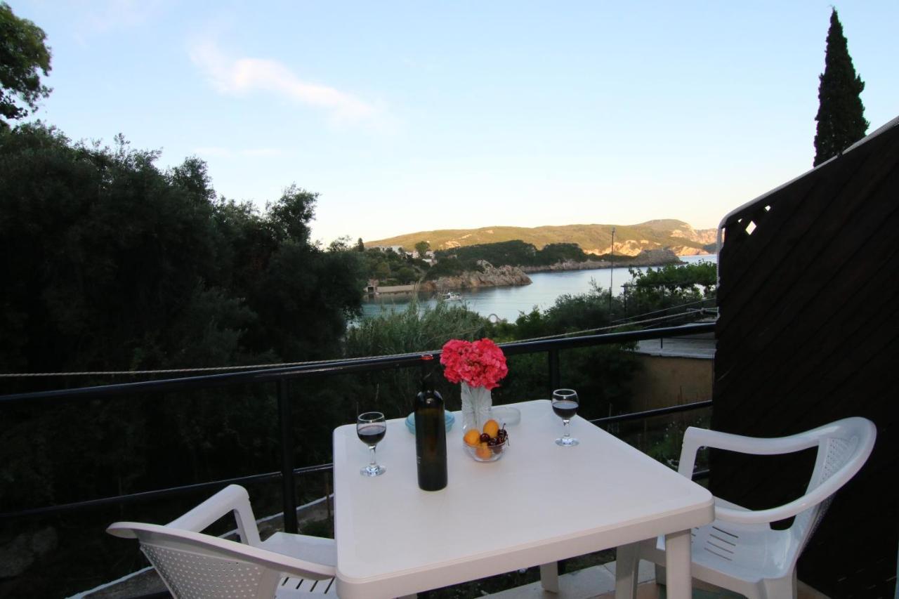 Sea Breeze Apartment Палеокастрица Екстериор снимка