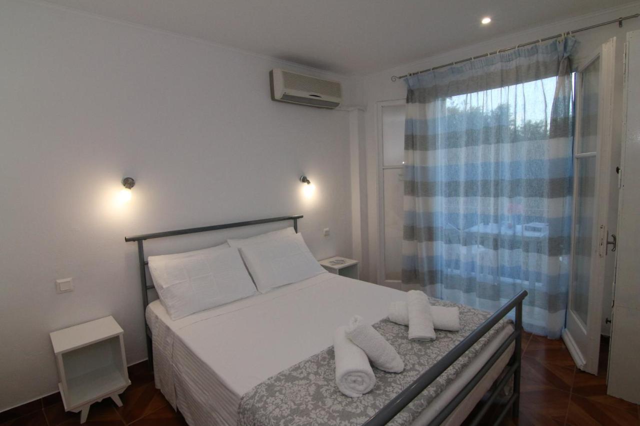 Sea Breeze Apartment Палеокастрица Екстериор снимка