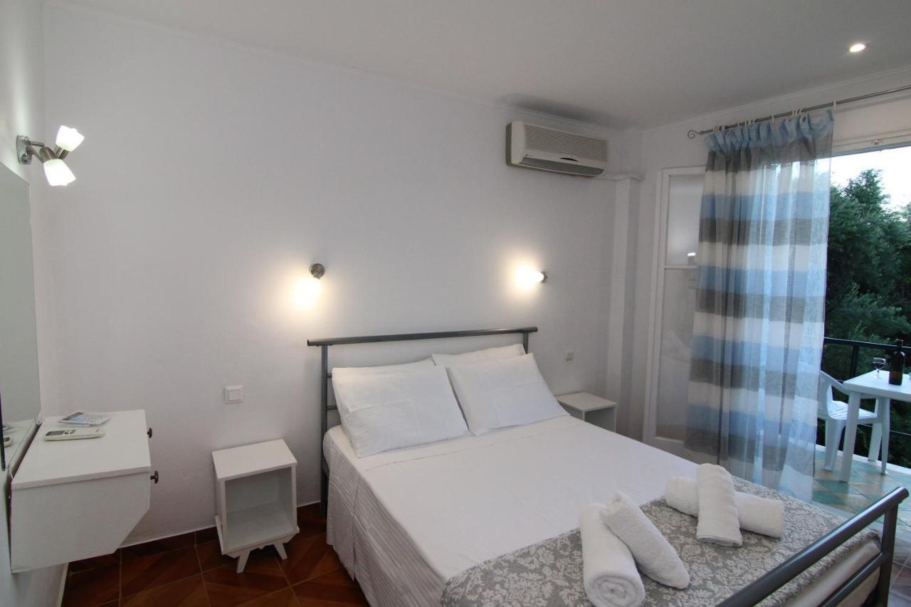 Sea Breeze Apartment Палеокастрица Екстериор снимка