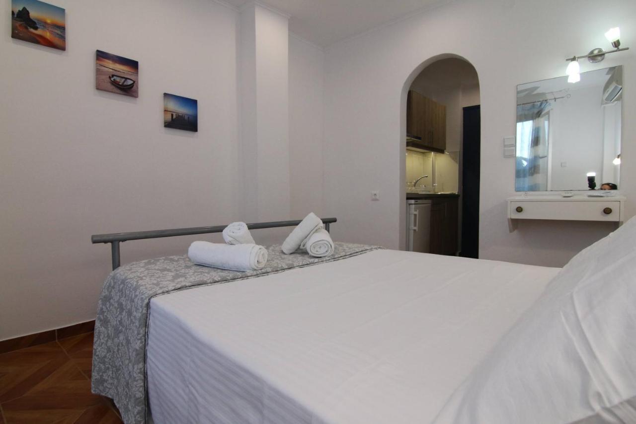 Sea Breeze Apartment Палеокастрица Екстериор снимка